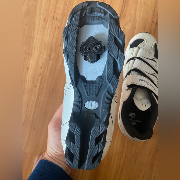 Pearl Izumi Clip in Bike Shoes - Picture 4 of 5